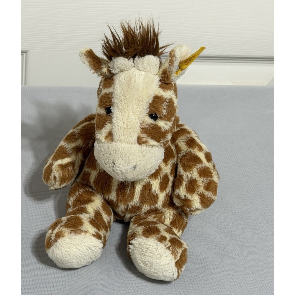 Steiff Soft Cuddly Friends Girta Giraffe Plush Toy - Item 068157